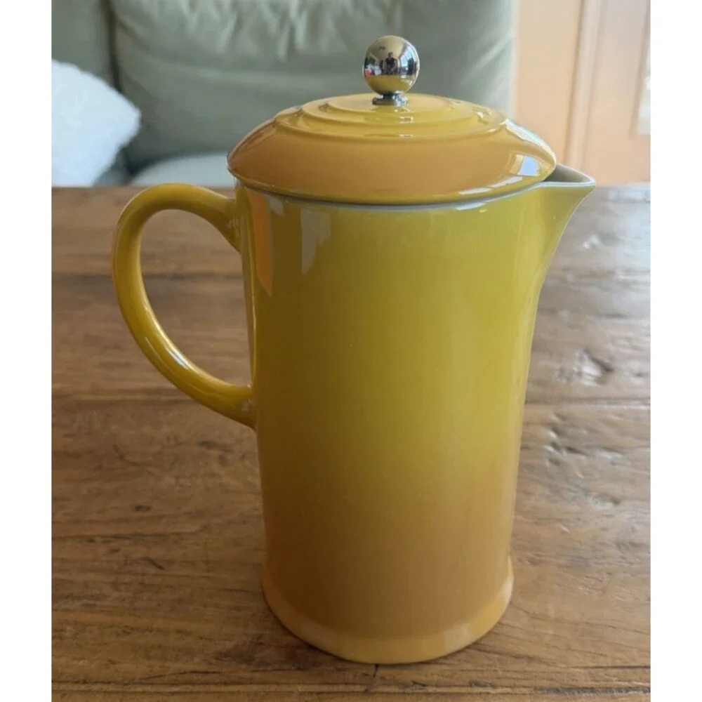 Le Creuset Stoneware 34 oz 1 Liter Coffee Pot French Press Nectar Yellow NEW